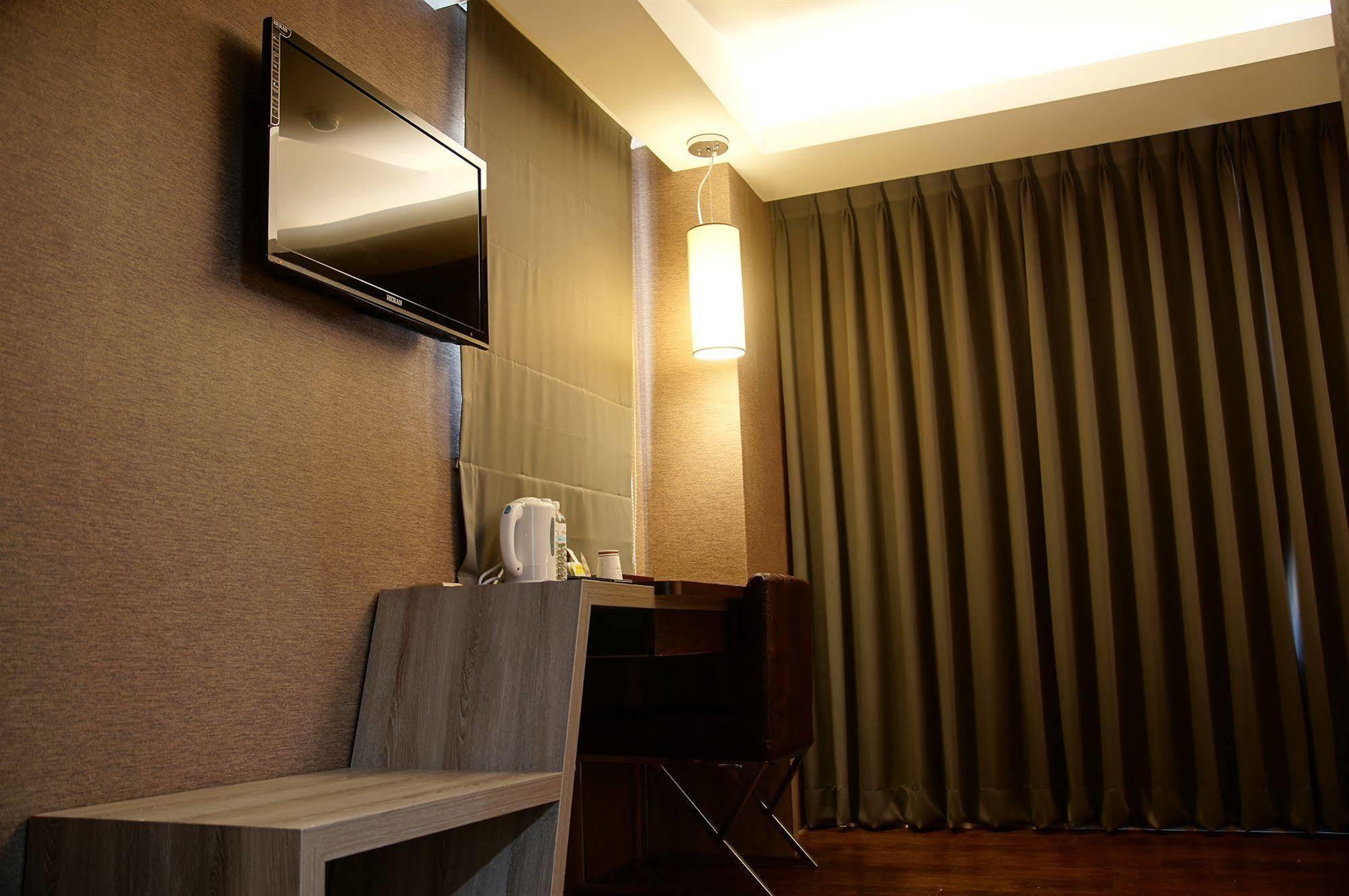 Talmud Business Hotel - Zhongshan Taichung Luaran gambar
